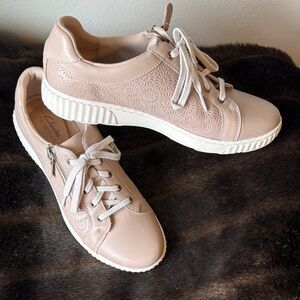 Clarks Women's Blush Lace-Up Sneakers